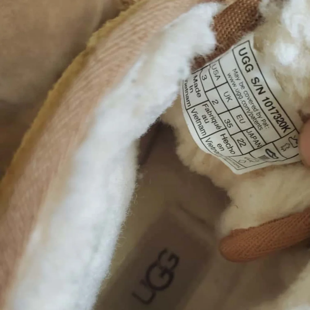 UGG Classic Chestnut Ankle Mini Suede Boots Size 3.